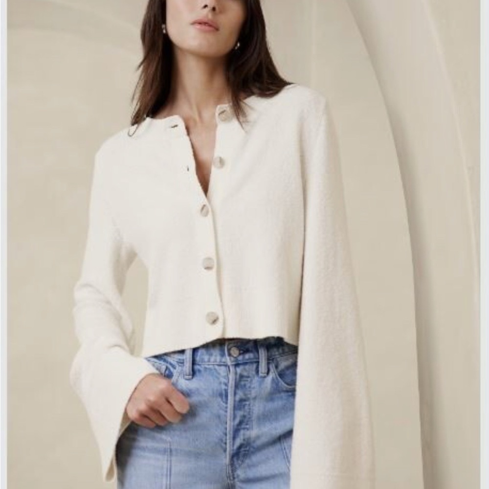 Banana Republic Off-White Knit Cardigan